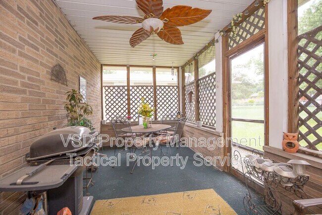 Building Photo - 6188 Cabrini Ln
