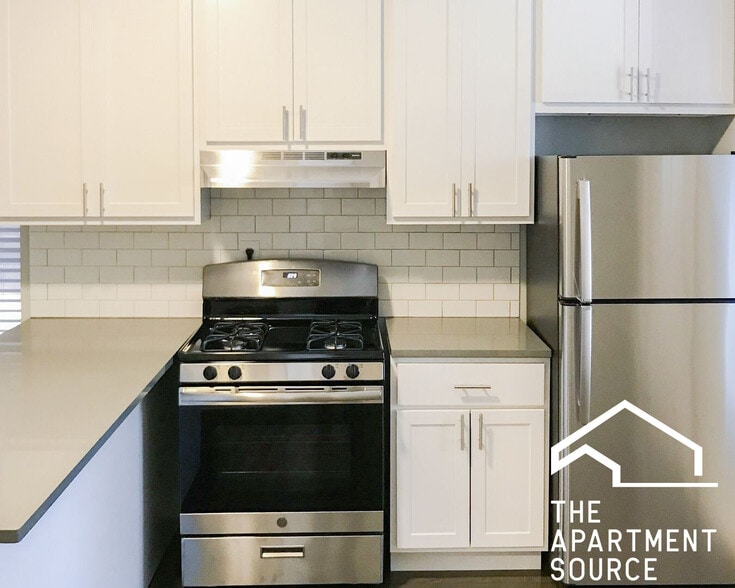 Building Photo - 2730 N Wayne Ave