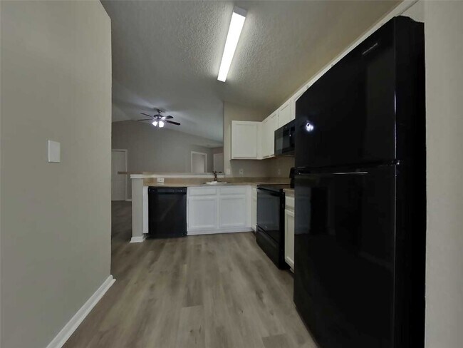 Building Photo - 3135 Kelling St