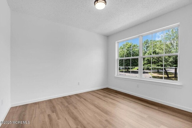 Building Photo - 56 Diane Dr