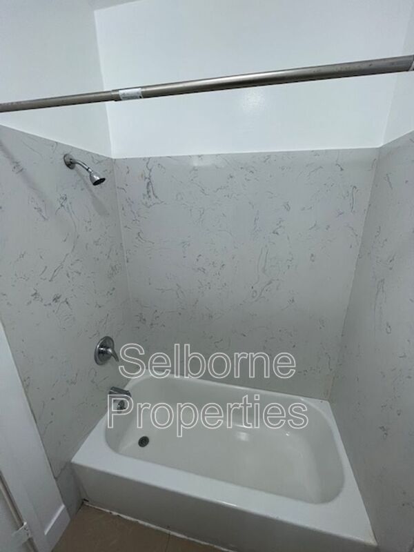 Building Photo - 1944 E 20th St