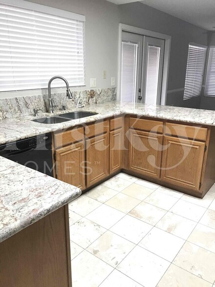 Building Photo - 344 Templeton Dr