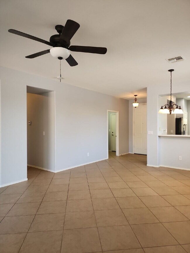 Building Photo - "Charming Anthem Retreat: 3-Bed, 2-Bath Ge...