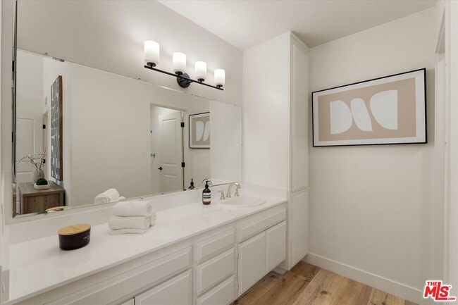 Building Photo - 2516 Arizona Ave