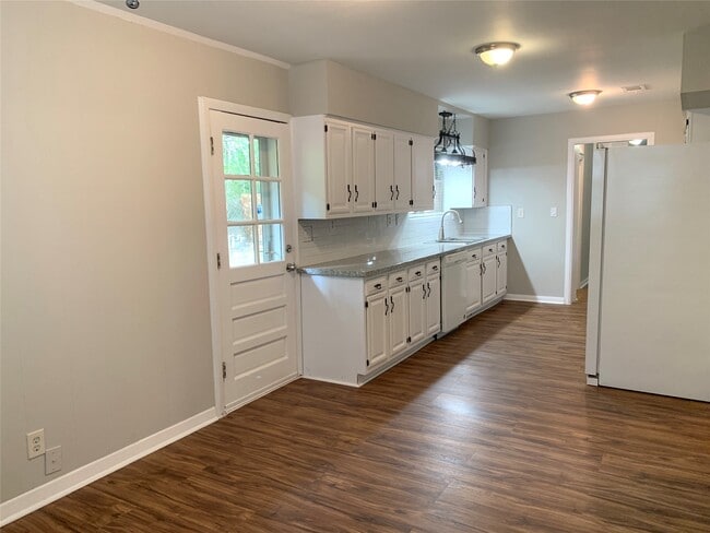 Building Photo - 4423 Warm Springs Rd