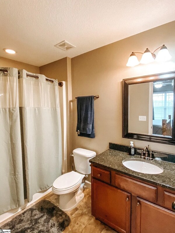 Building Photo - 321 Gleaner Dr