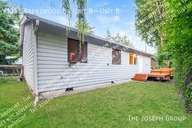 Building Photo - 1111 Brentwood Dr
