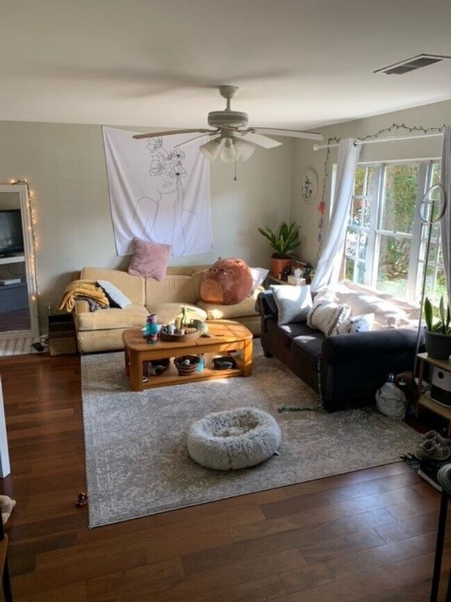 Building Photo - 173R