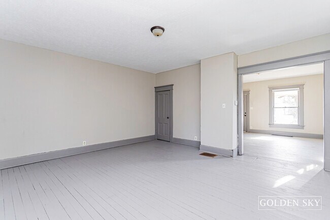 Building Photo - 1114 Mourer St