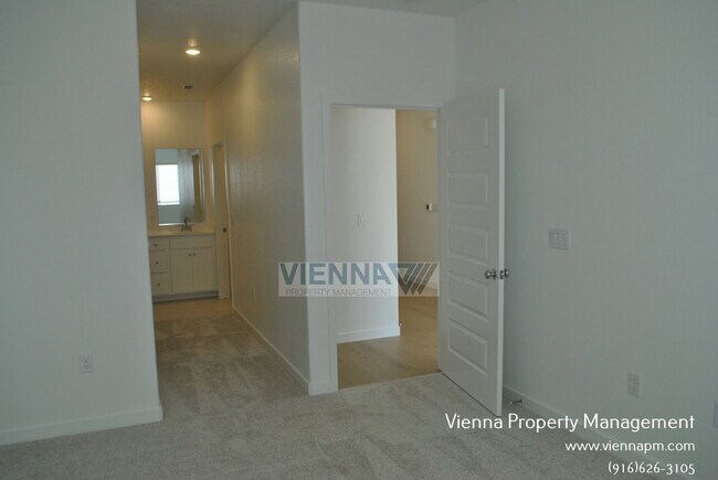 Building Photo - 4451 Duckhawk Cir