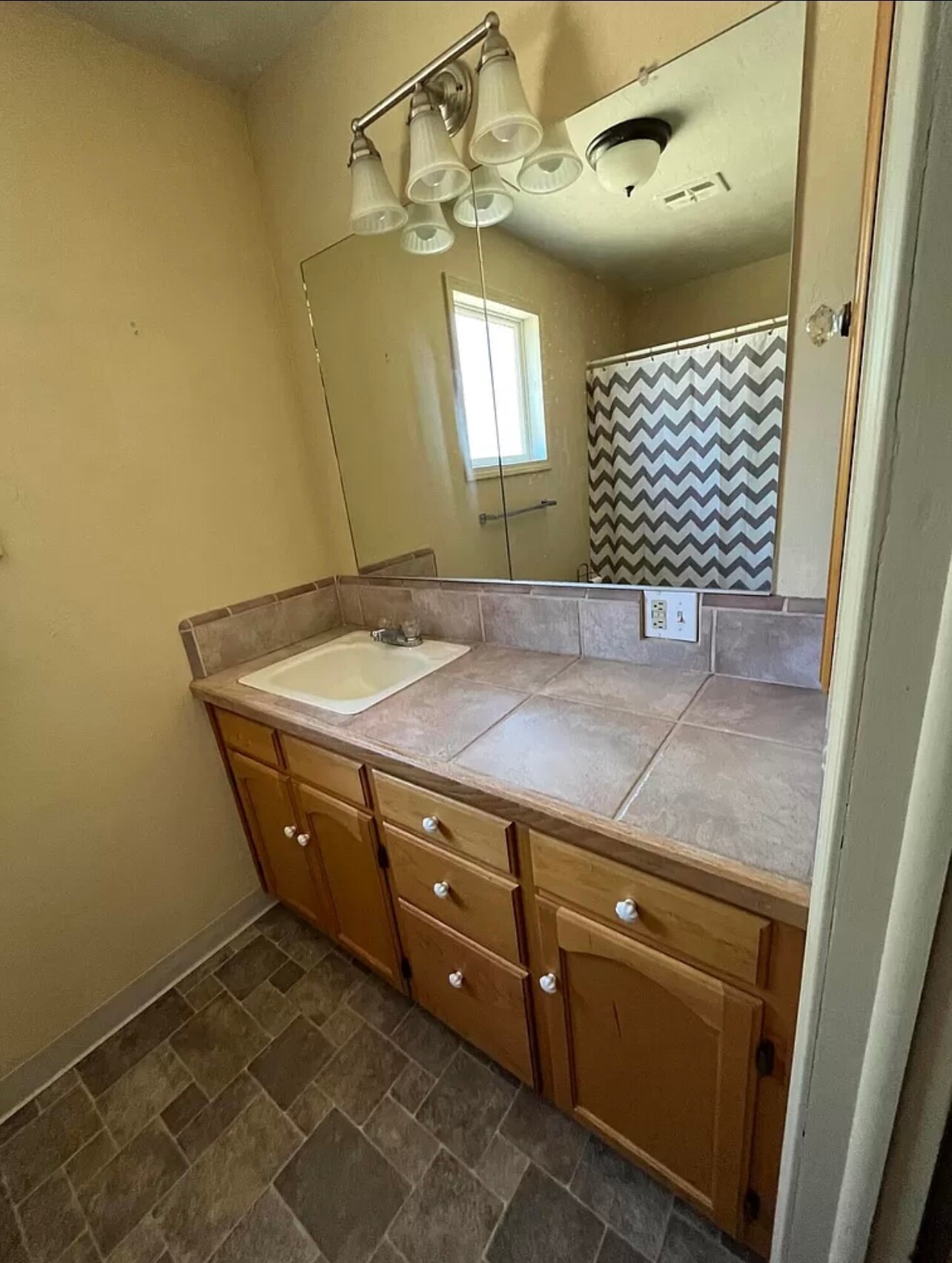 Building Photo - 50 Alta Vista Rd