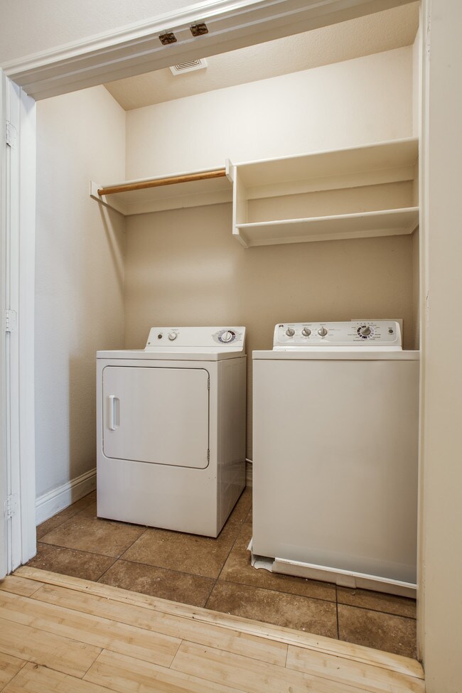 Building Photo - 3125 Waits Ave