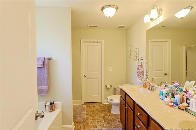 Building Photo - 1641 Mount Rainer Dr