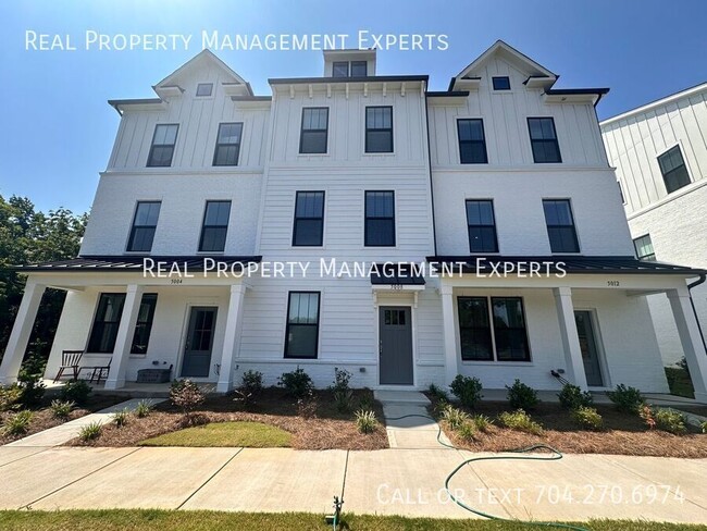Building Photo - 5008 Layman Dr