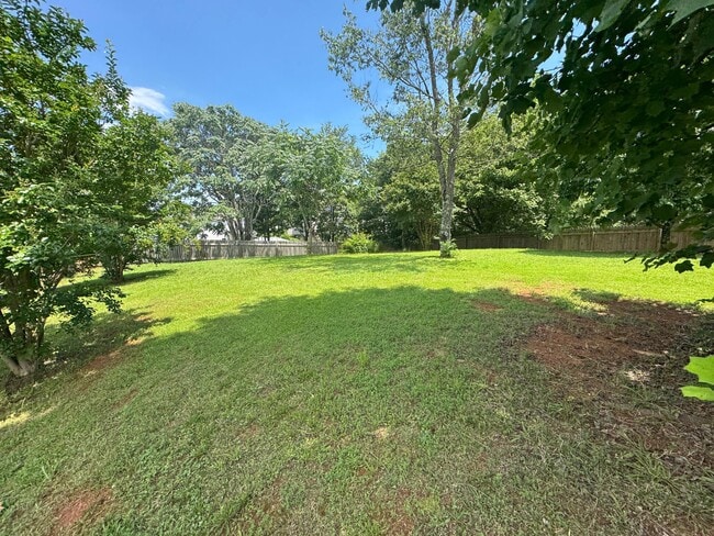Building Photo - 4852 Knollview Dr