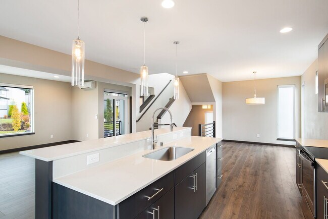 Building Photo - 17822 19th Ave W