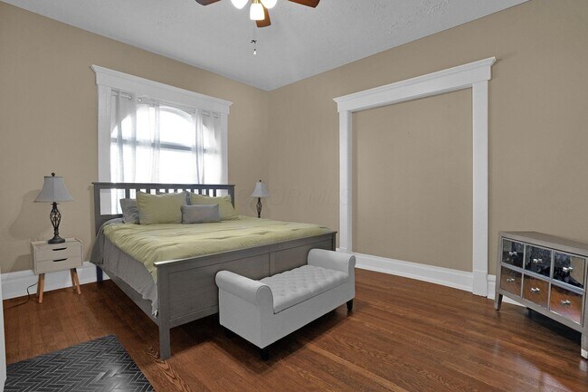 Building Photo - 498 S Ohio Ave