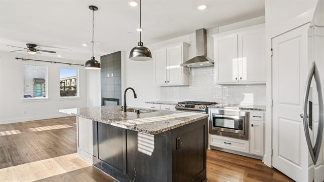 Building Photo - 3661 Rosemont Dr