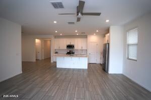 Building Photo - 9127 W Minnezona Ave