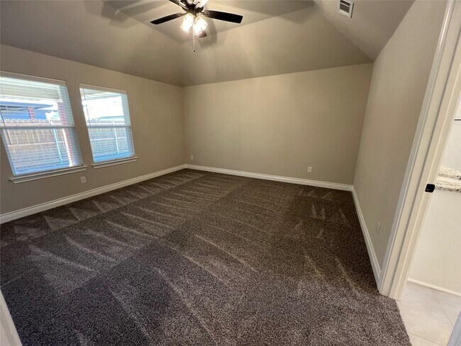 Building Photo - 708 Hardaway Ln