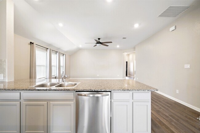 Building Photo - 30023 Vallonea Oak