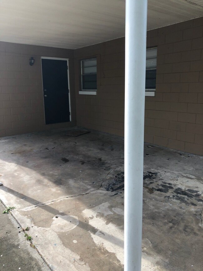 Building Photo - Winter Haven Rental!