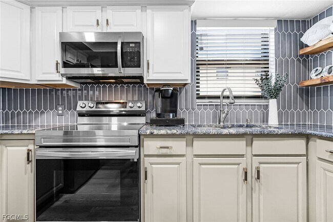 Building Photo - 4260 SE 20th Pl