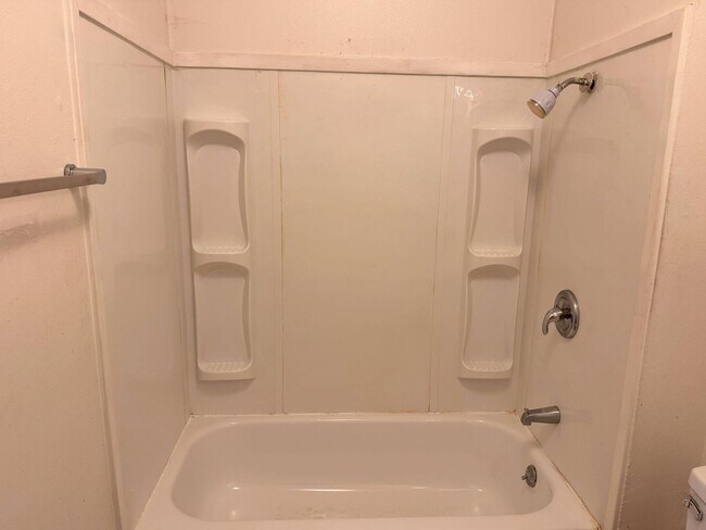 Building Photo - 1818 Collins Ave