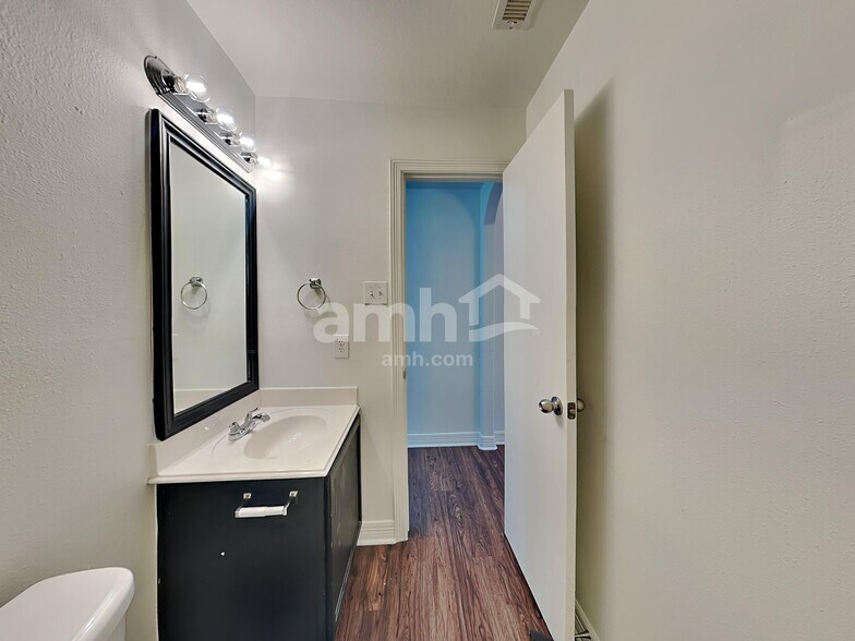 Building Photo - 19072 Hammer Ln