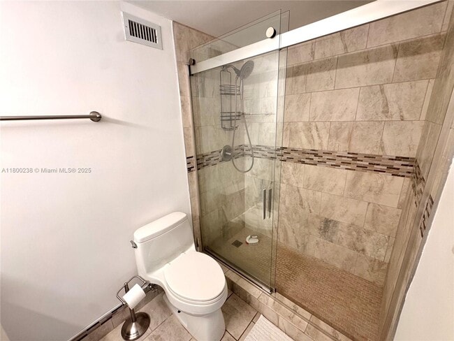 Building Photo - 2899 Collins Ave