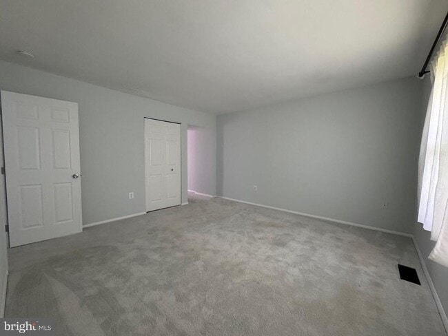 Building Photo - 1717 Fallsway Dr
