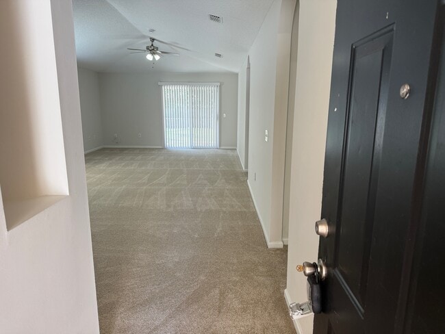 Building Photo - 5550 Oak Crossing Dr