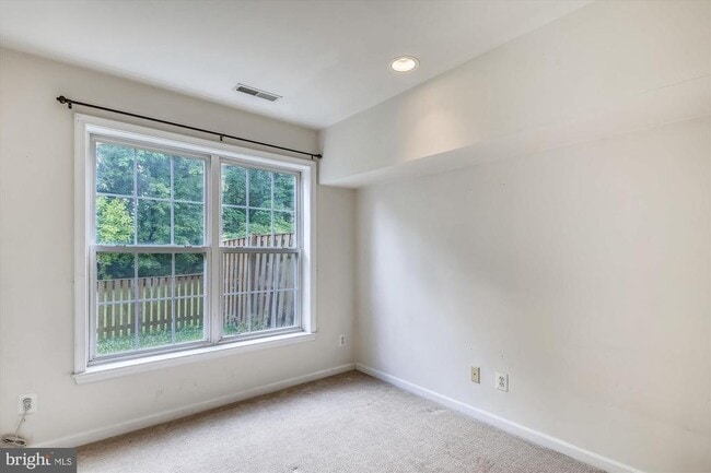 Building Photo - 5413 Summer Leaf Ln