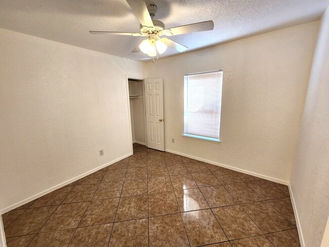 Building Photo - 2082 Pinecone Way