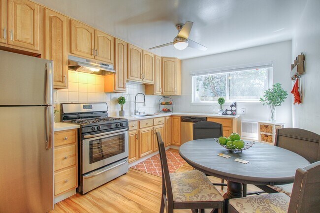 Building Photo - 871 Sonoma Ave