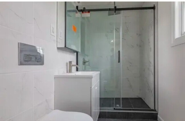 Building Photo - 205 Ives St