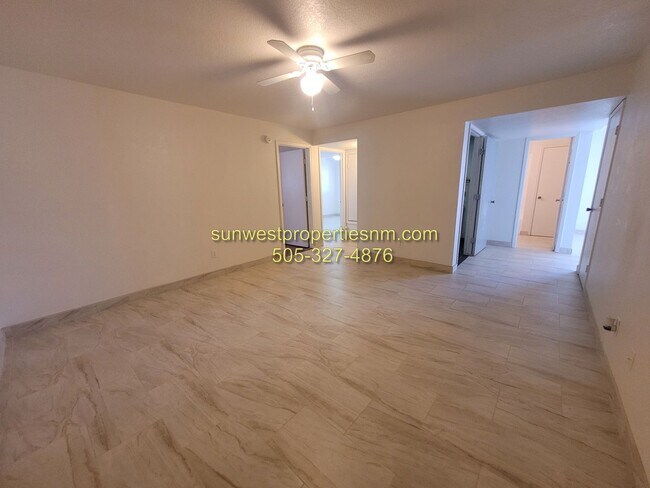 Building Photo - 4 Bedroom, 2.5 Bath Home for Rent