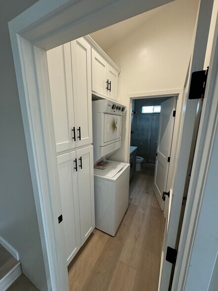Building Photo - 215 Burkhill Ln