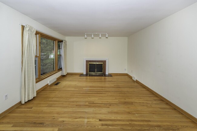 Building Photo - 1616 Morton Ave