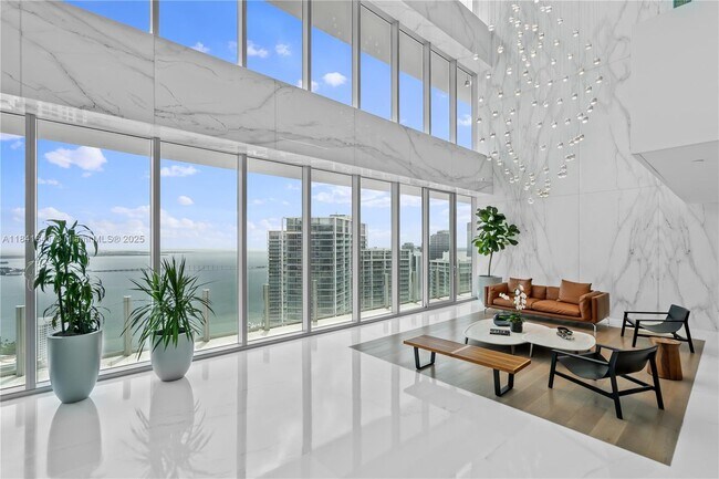 Building Photo - 300 Biscayne Blvd Way
