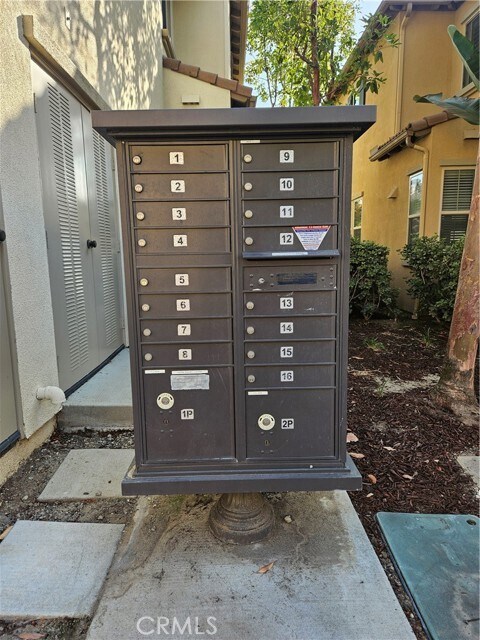 Building Photo - 37 Bijou