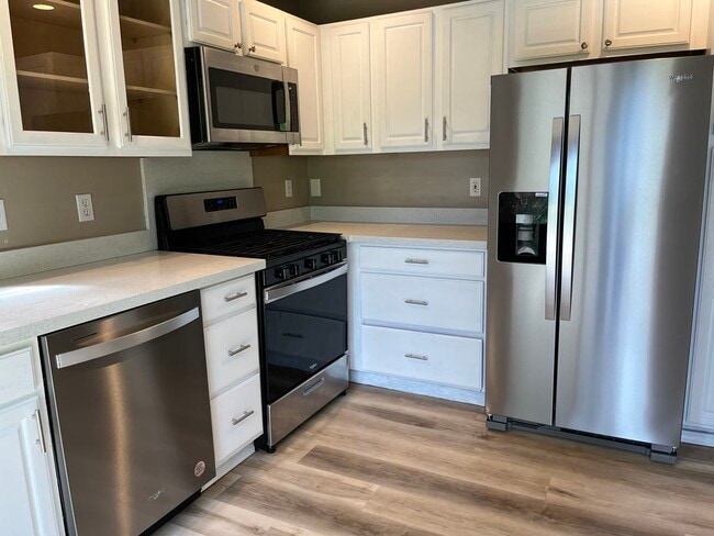 Building Photo - 1807 Larch Way