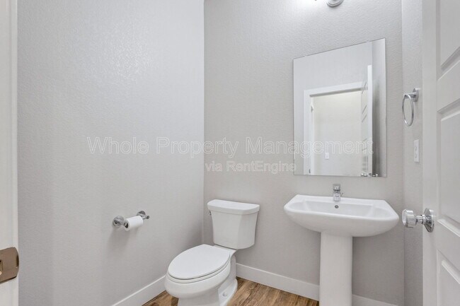 Building Photo - 5829 N Beeler St