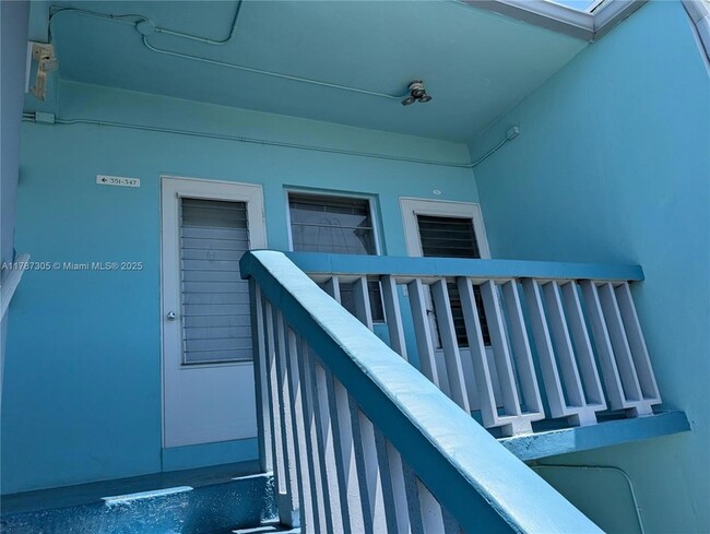 Building Photo - 1501 NE Miami Gardens Dr