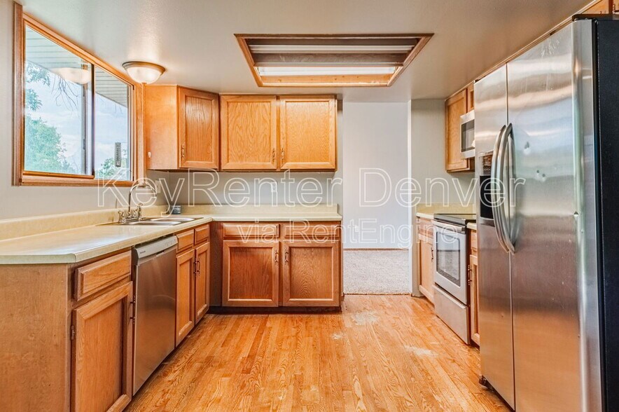 Building Photo - 16565 E Girard Ave