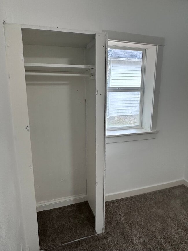 Building Photo - 1016 4th Ave