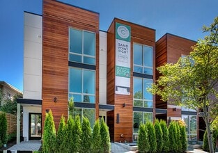 Building Photo - 2Bd/2.25Ba Seattle Townhome