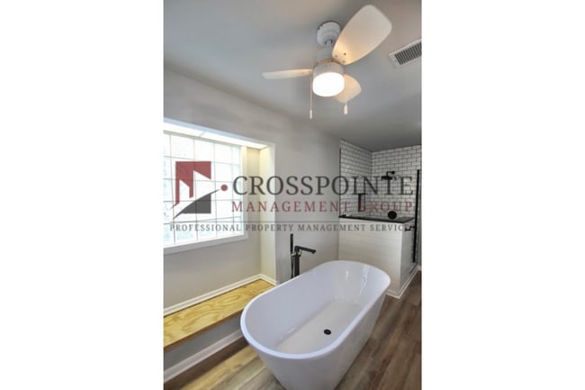 Building Photo - Recently remodeled South Tyler Home with Mother in Law Suite