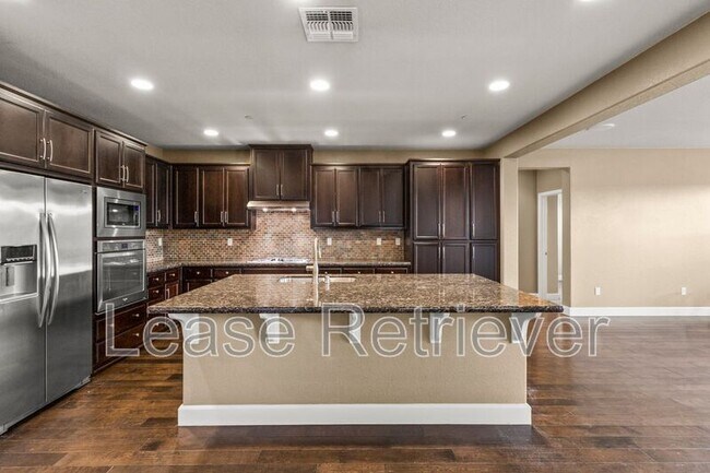 Building Photo - 479 W Esplanade Dr