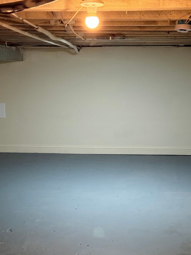 Building Photo - 4909 Chalgrove Ave